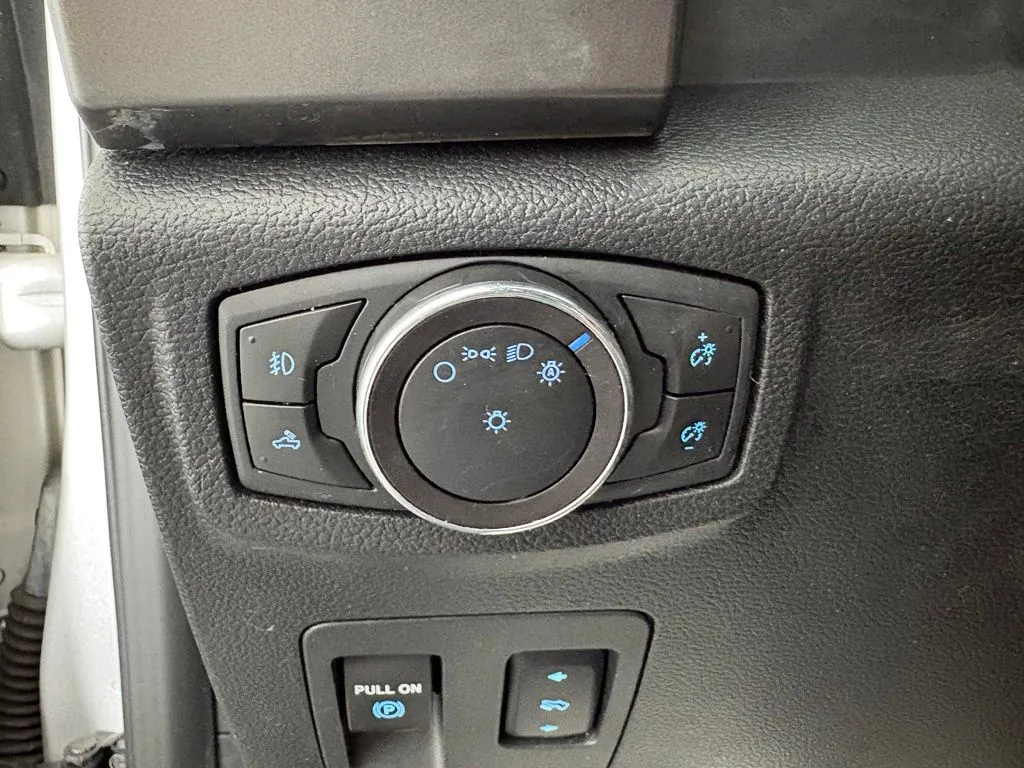 Ford F-150 photo 18