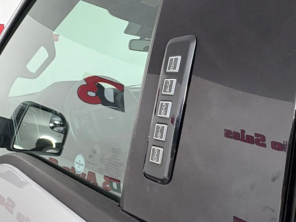 Ford F-150 photo 12