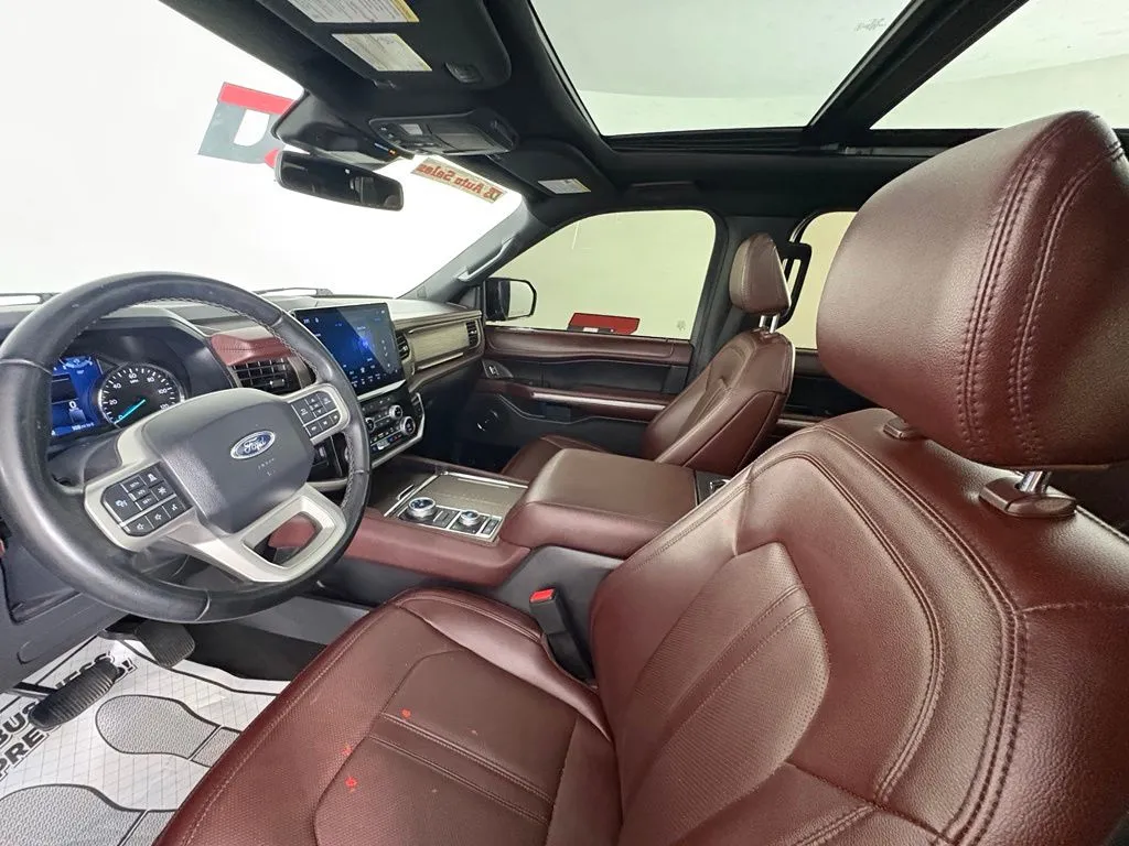 Ford Expedition photo 11