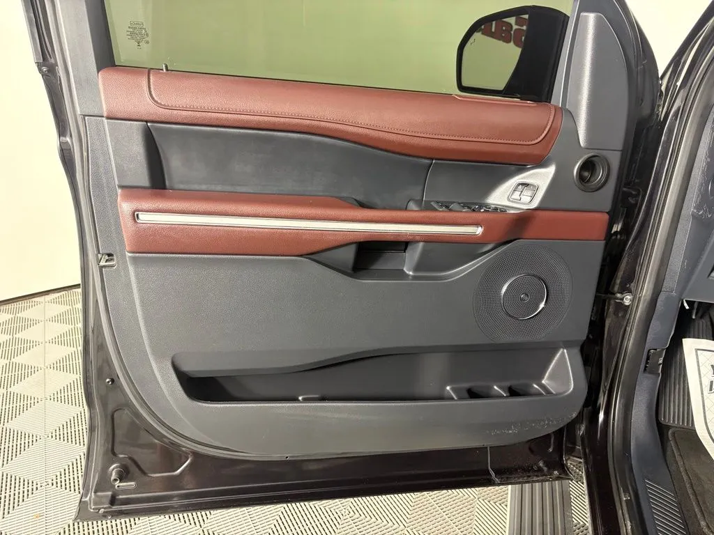 Ford Expedition photo 13