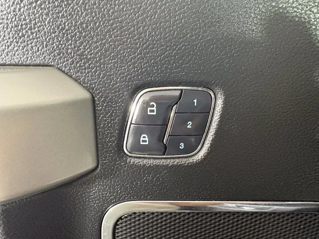 Ford F-150 photo 17