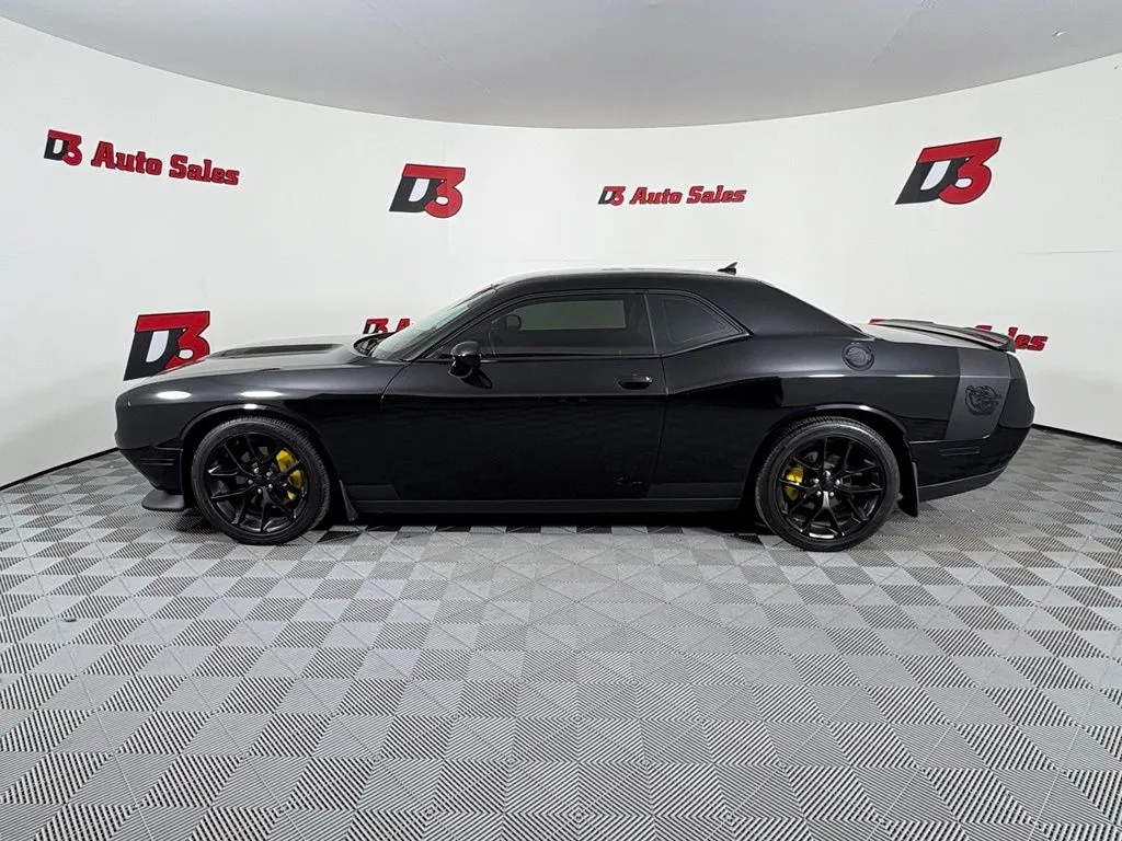 Dodge Challenger photo 3