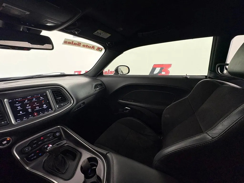 Dodge Challenger photo 26