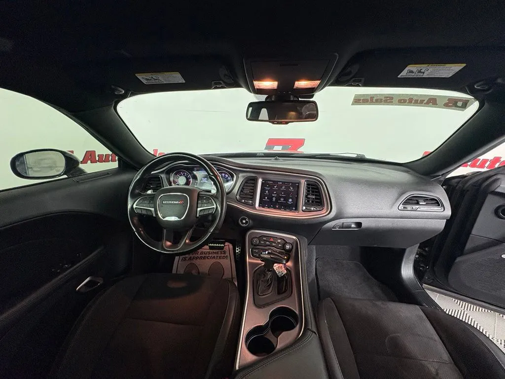 Dodge Challenger photo 35