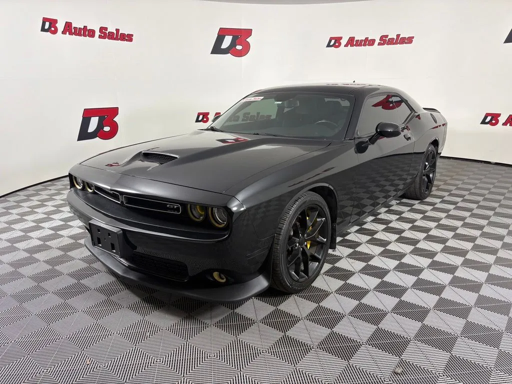 Dodge Challenger photo 2