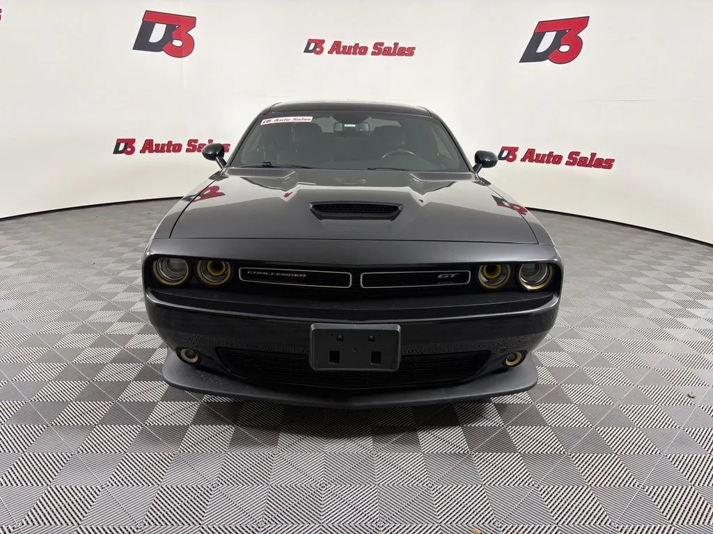 Dodge Challenger photo 9