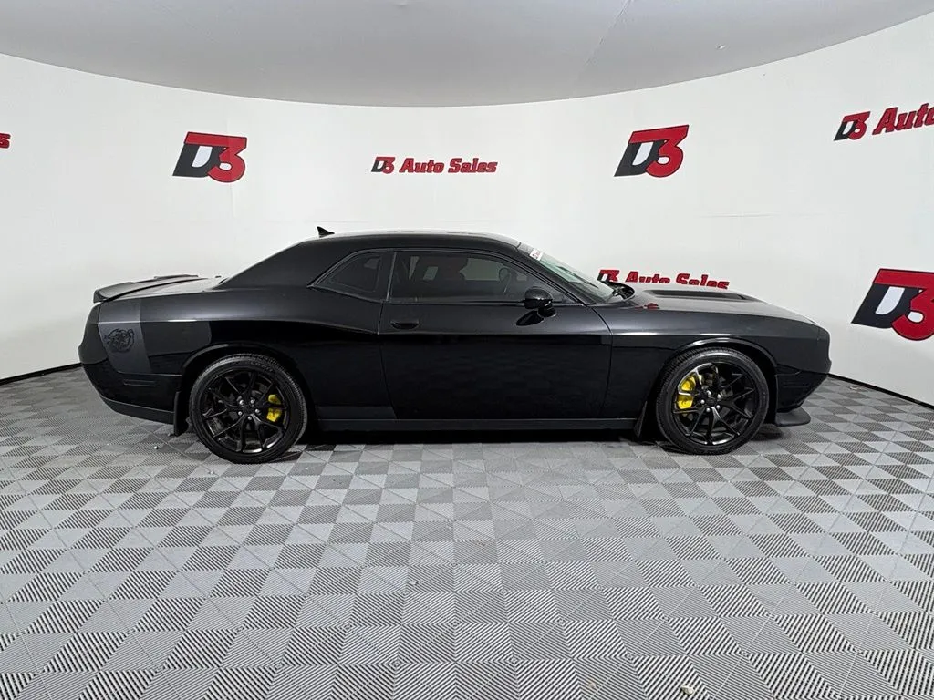 Dodge Challenger photo 7