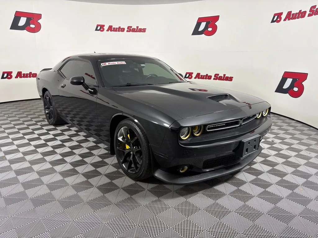 Dodge Challenger photo 8