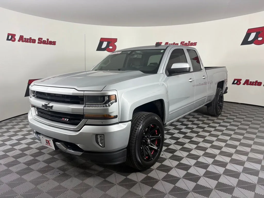 Silver 2017 Chevrolet Silverado 1500 LT for sale in Des Arc, AR