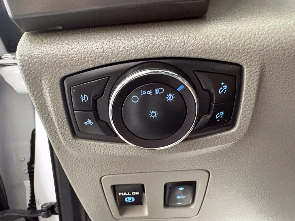 Ford F-150 photo 17