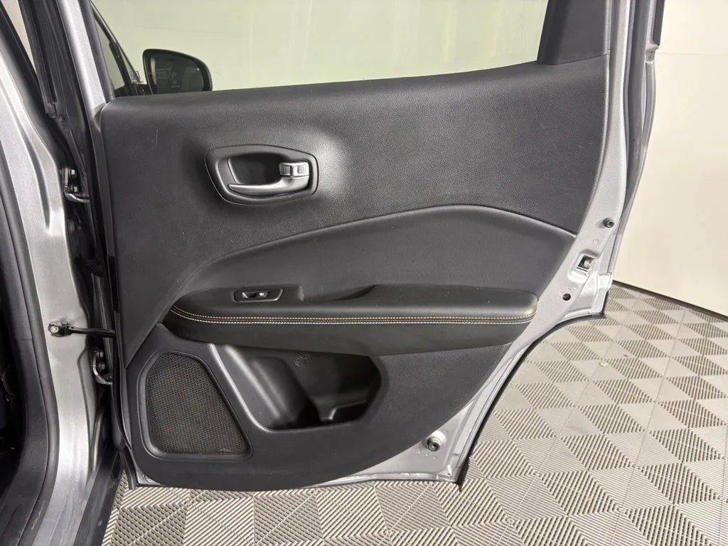 Jeep Compass photo 40