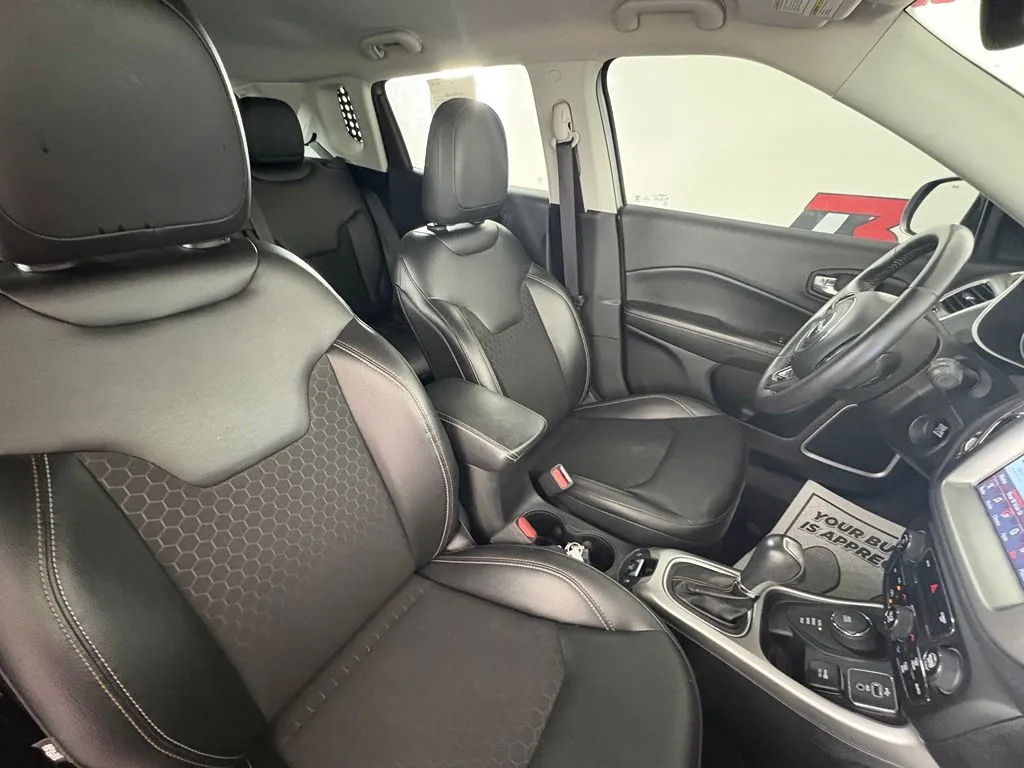 Jeep Compass photo 30