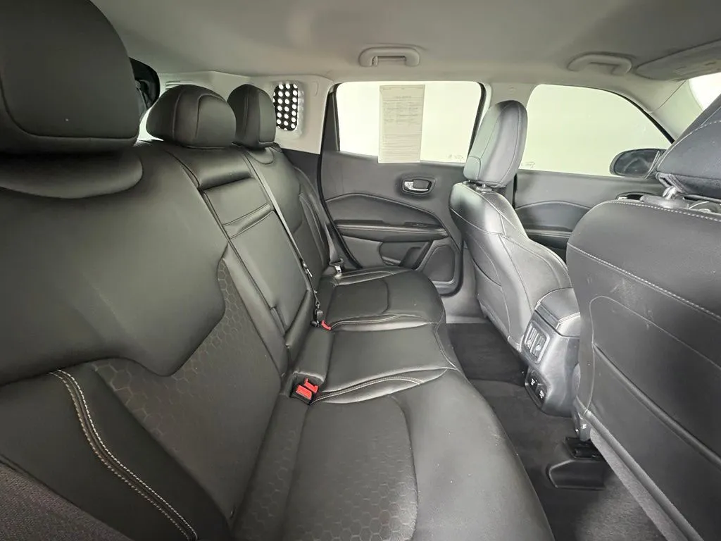 Jeep Compass photo 39