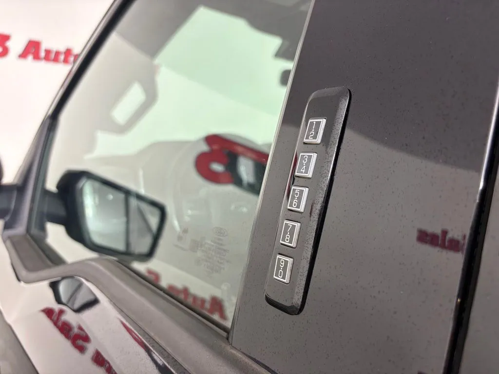 Ford F-150 photo 12