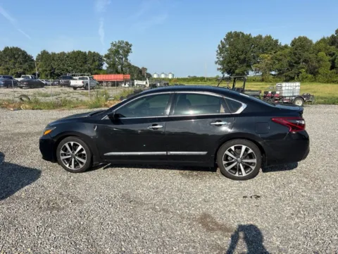 Another view of 2017 Nissan Altima 2.5 SR for sale in Des Arc, AR at D3 Auto Sales - Des Arc, AR