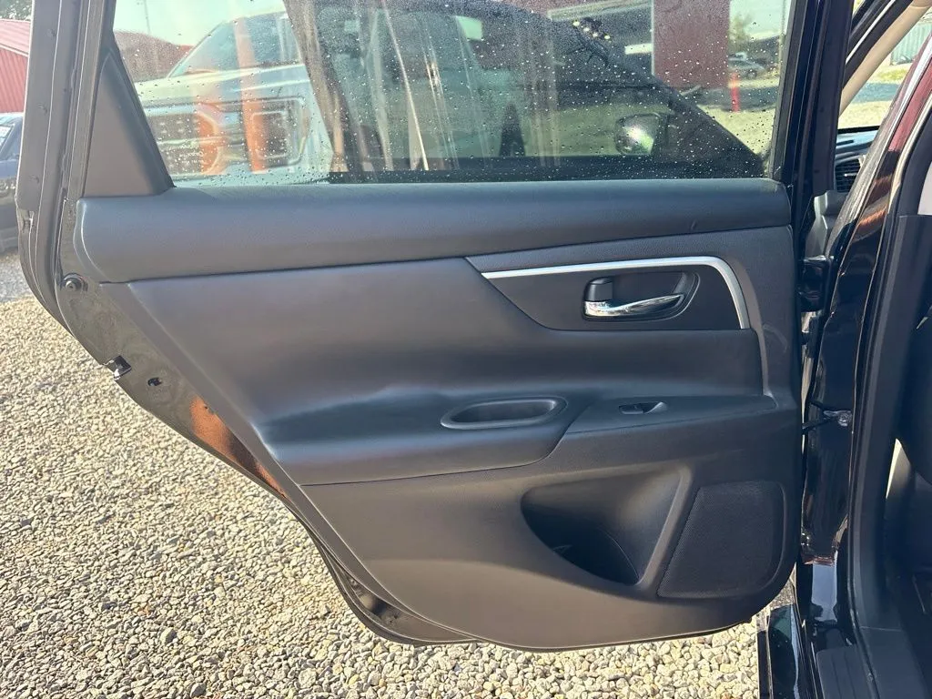 Nissan Altima photo 18