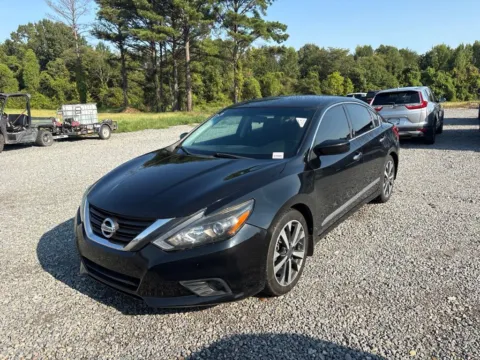 Photos of 2017 Nissan Altima 2.5 SR for sale in Des Arc, AR at D3 Auto Sales - Des Arc, AR