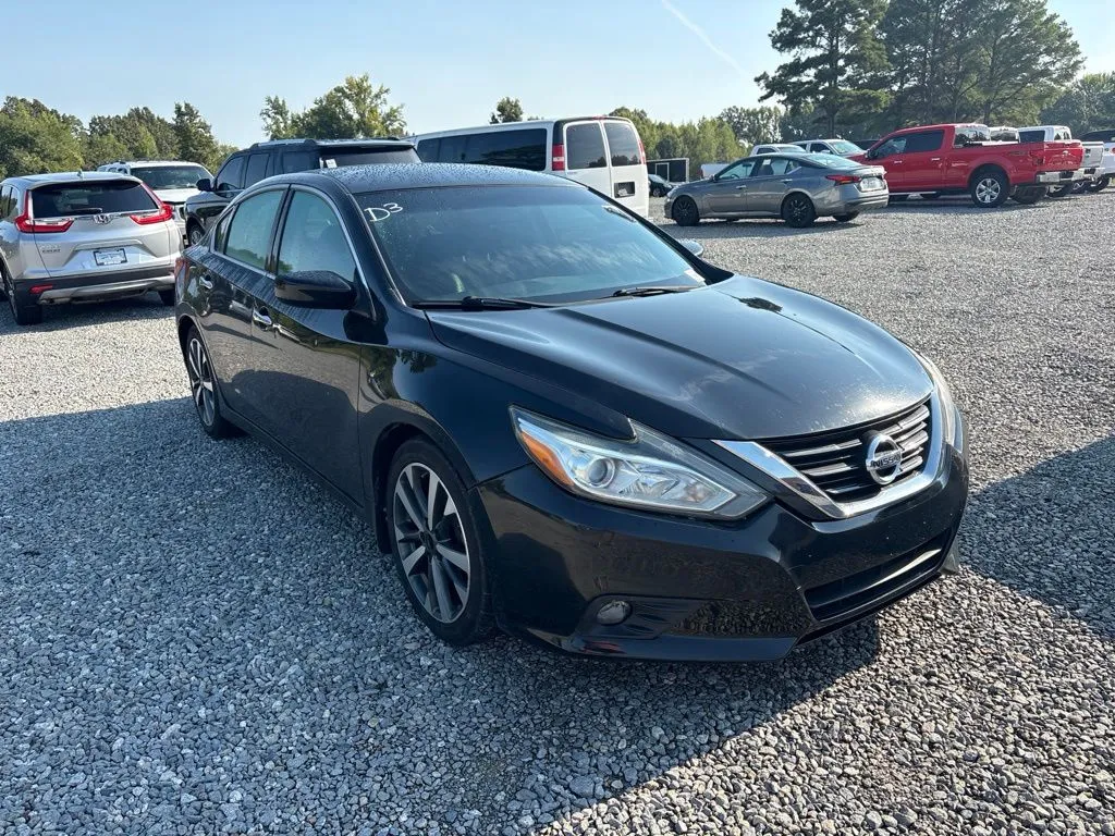 Nissan Altima photo 8