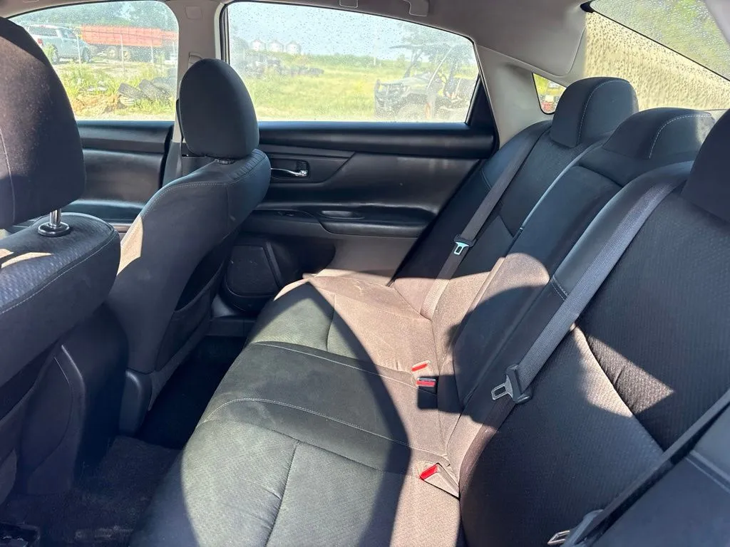 Nissan Altima photo 19