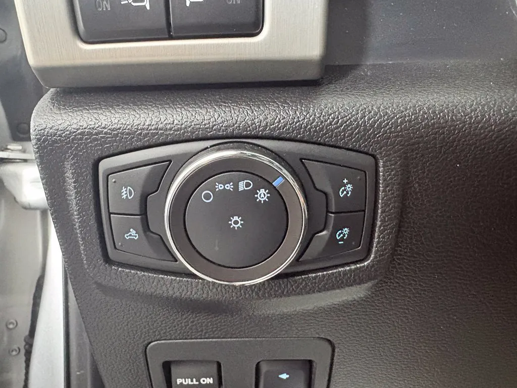Ford F-150 photo 19