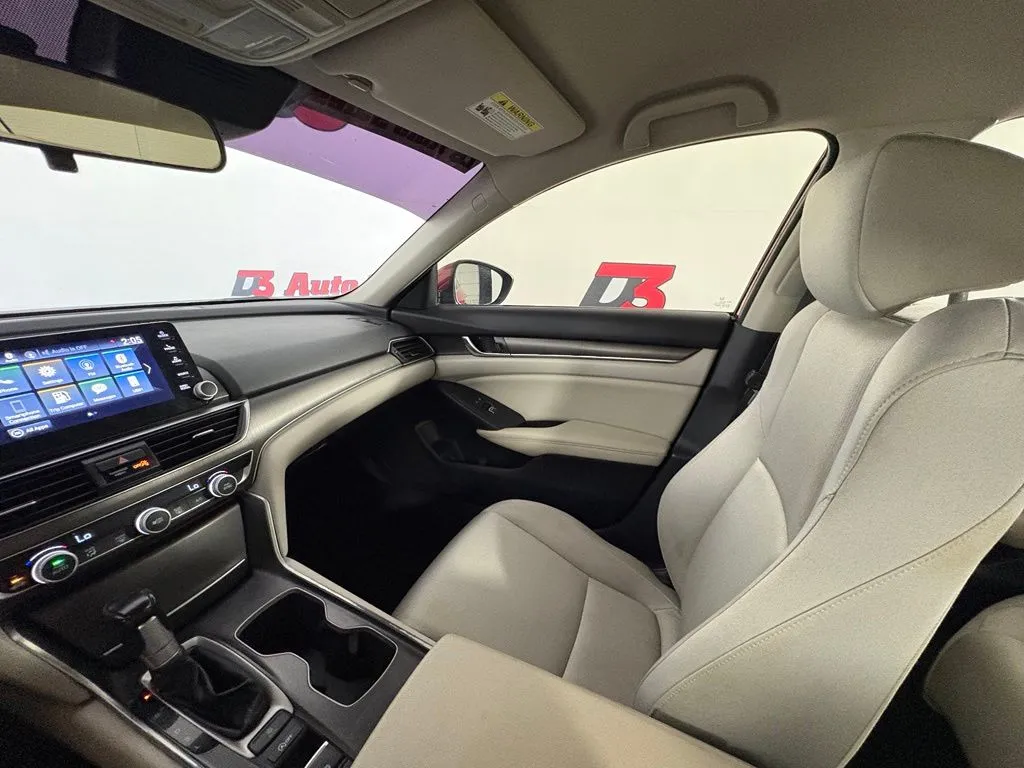 Honda Accord photo 25