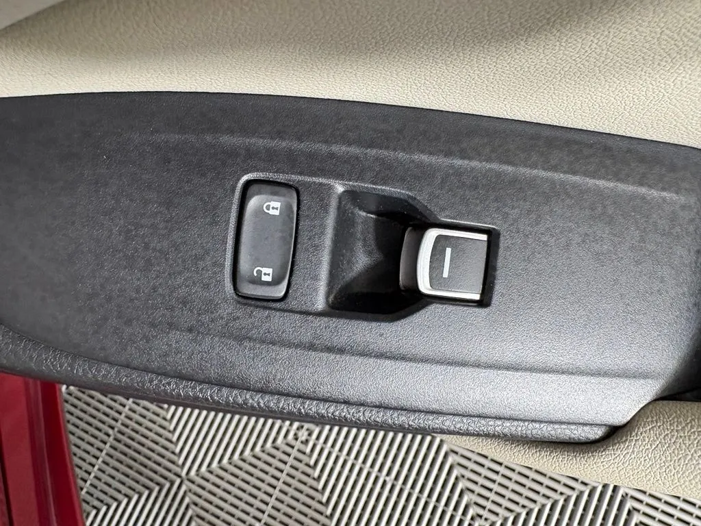 Honda Accord photo 32