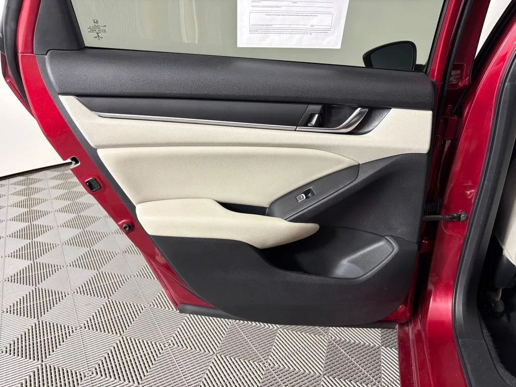 Honda Accord photo 36