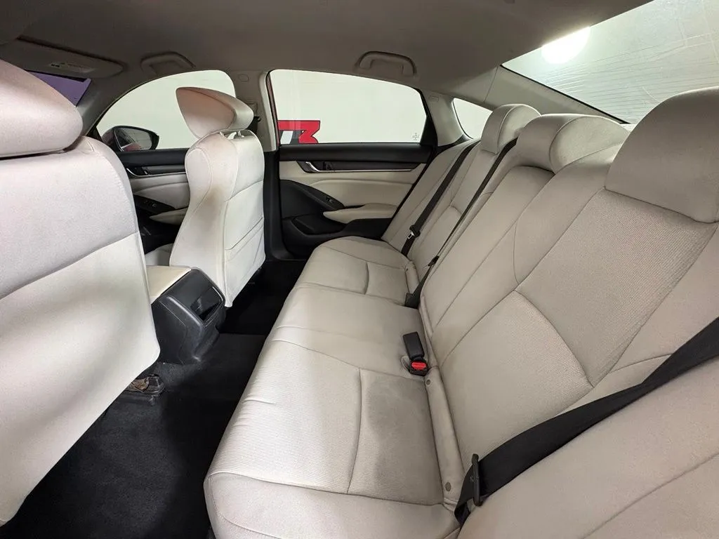 Honda Accord photo 35