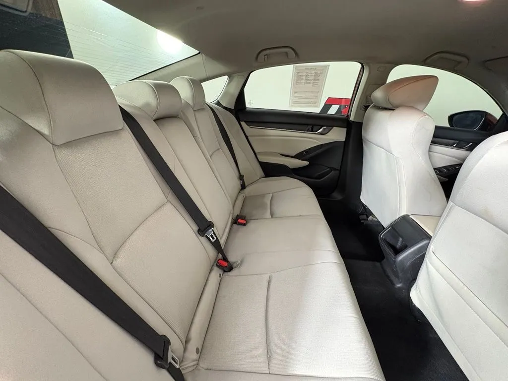 Honda Accord photo 38