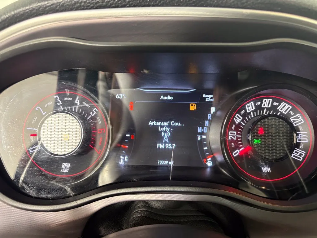Dodge Challenger photo 19