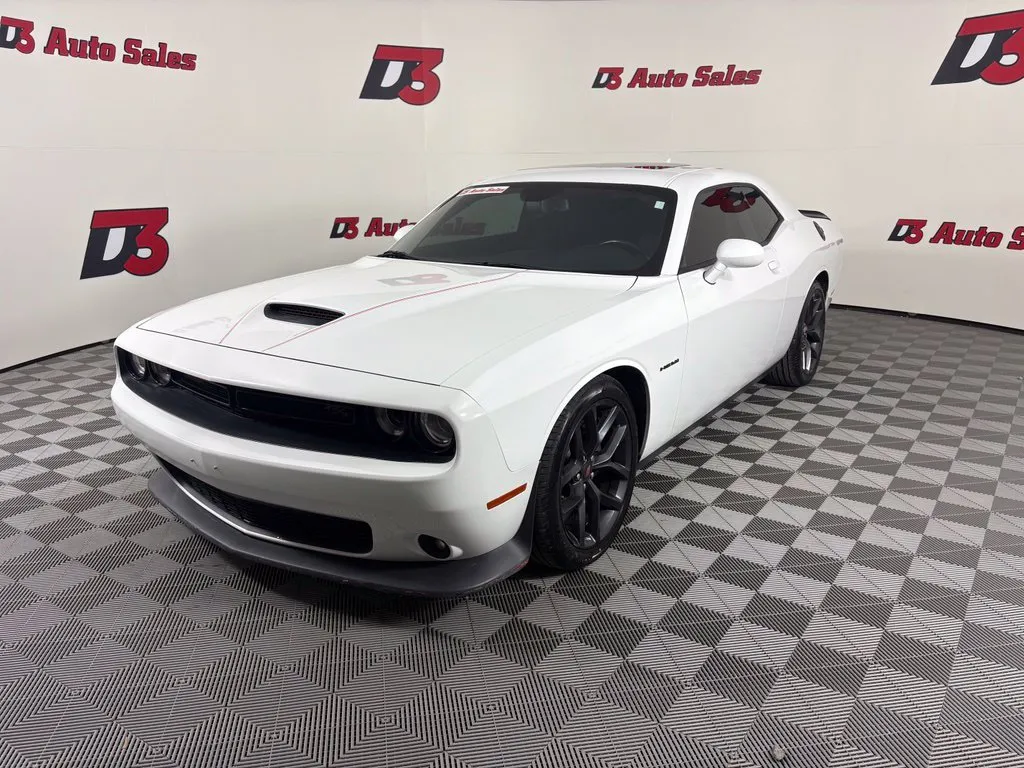 Dodge Challenger photo 2