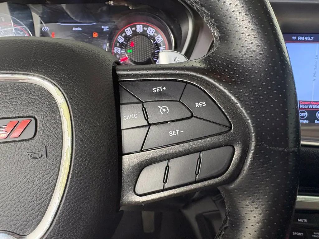 Dodge Challenger photo 18