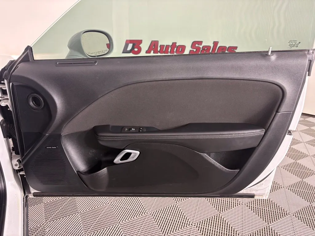 Dodge Challenger photo 32