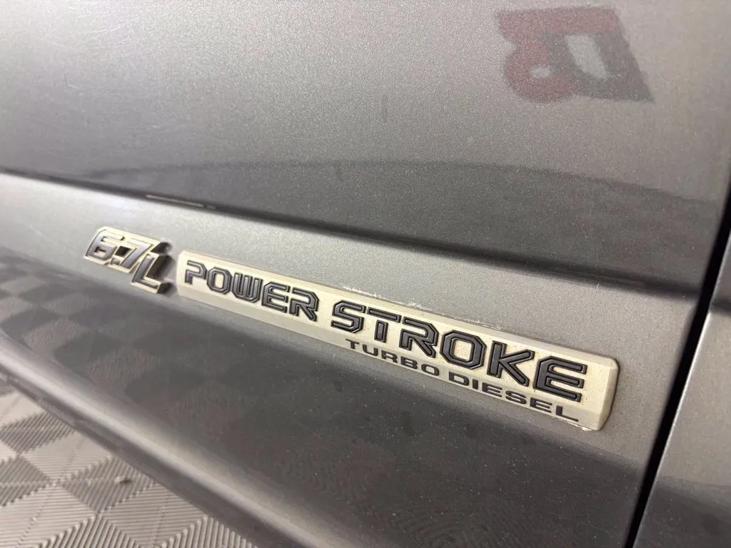 Ford F350SD photo 11