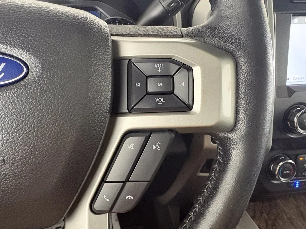 Ford F350SD photo 24
