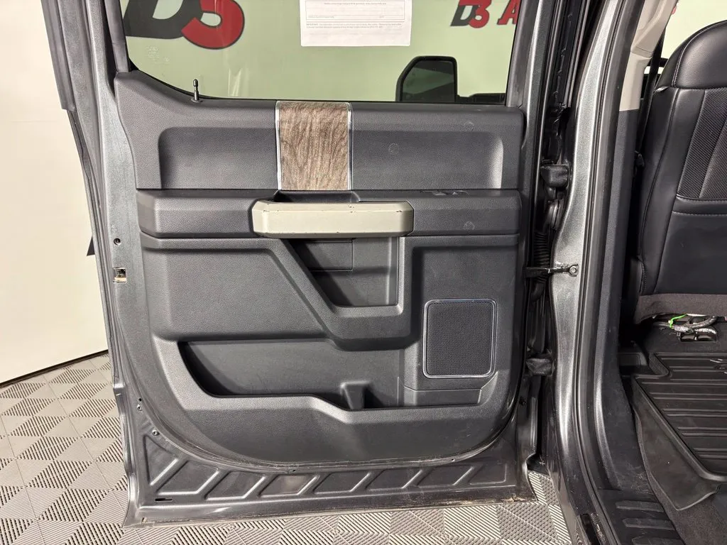 Ford F350SD photo 49