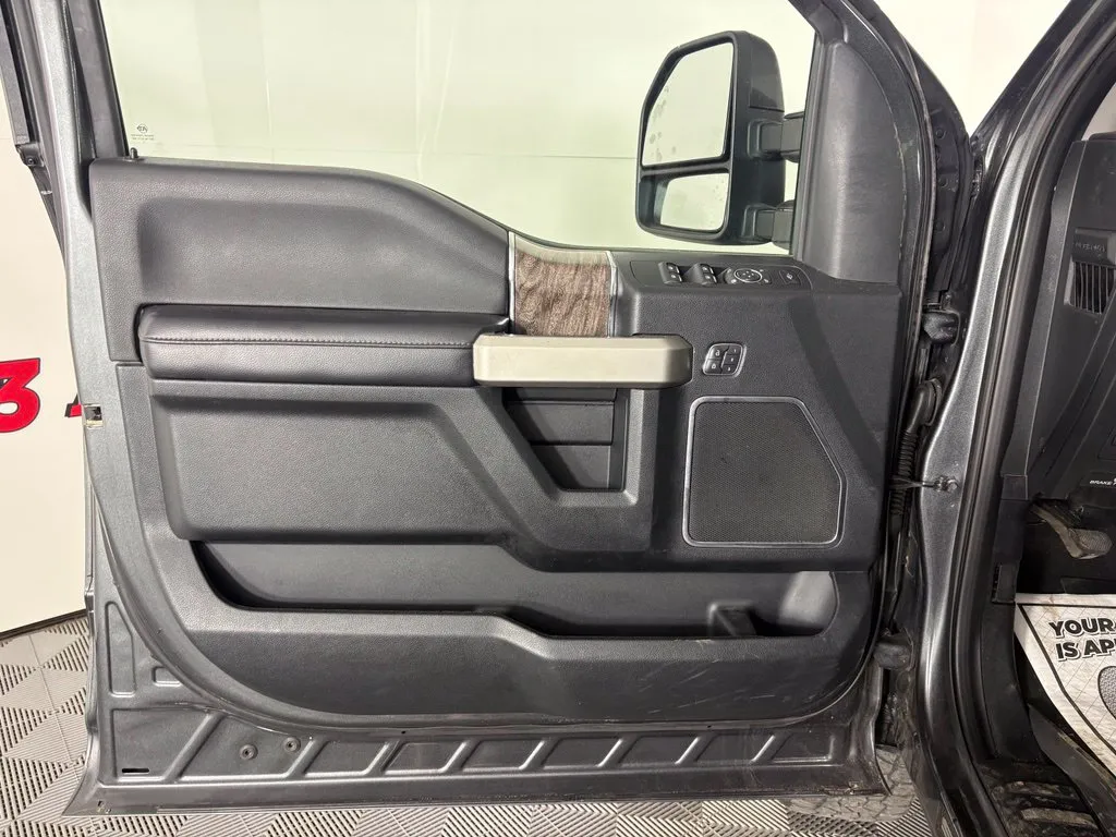 Ford F350SD photo 15
