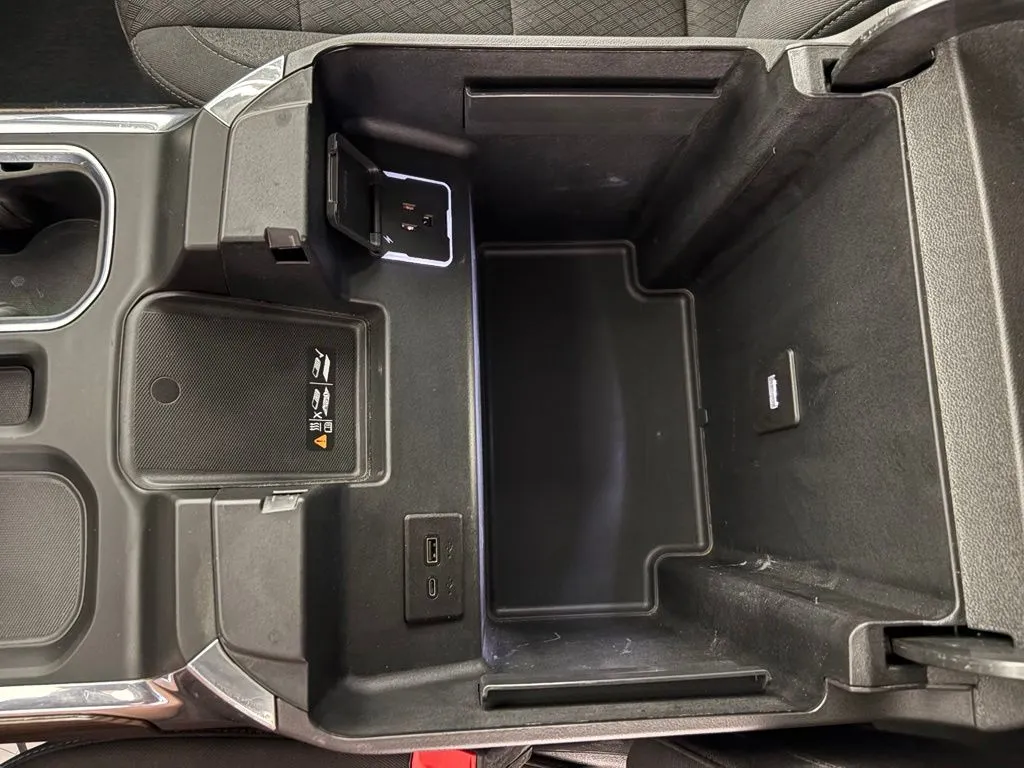 Chevrolet Silverado photo 33