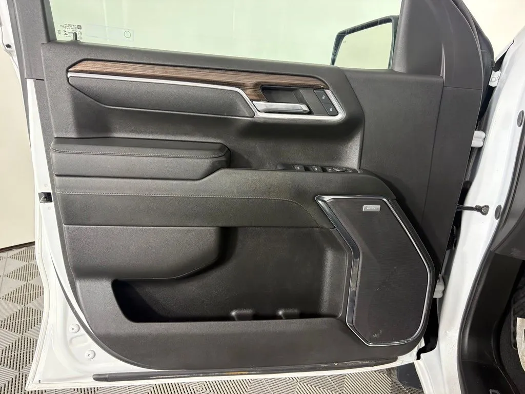 Chevrolet Silverado photo 15
