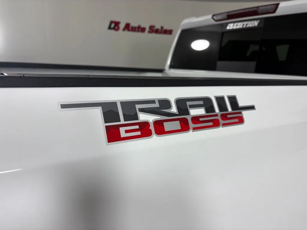 Chevrolet Silverado photo 12