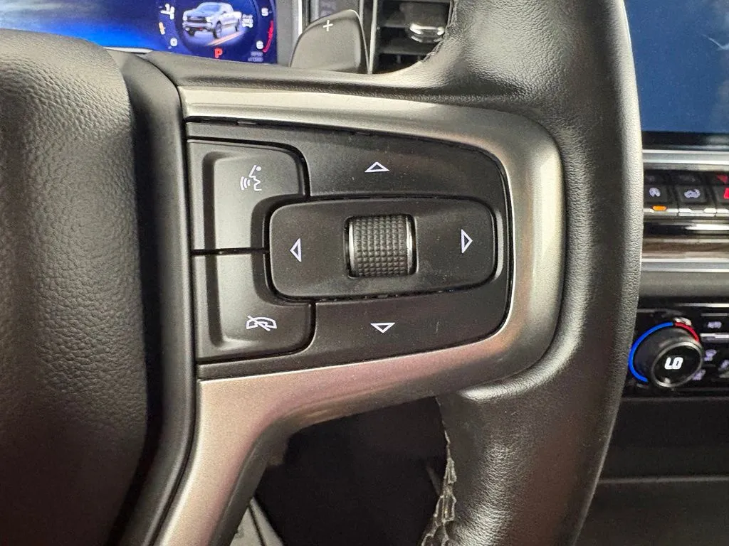 Chevrolet Silverado photo 23