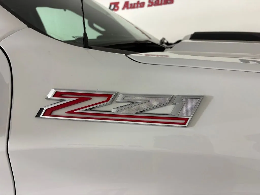 Chevrolet Silverado photo 11