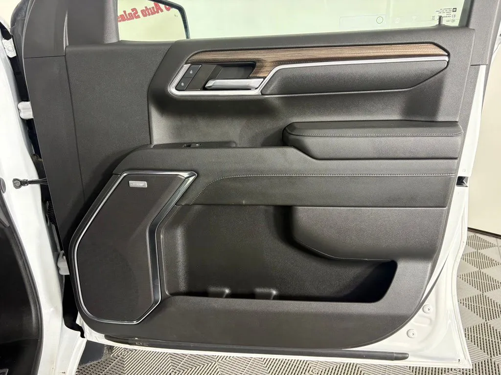 Chevrolet Silverado photo 37