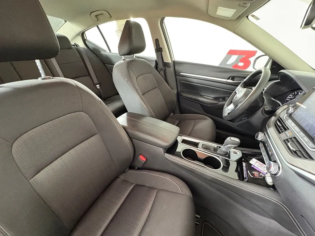 Nissan Altima photo 28