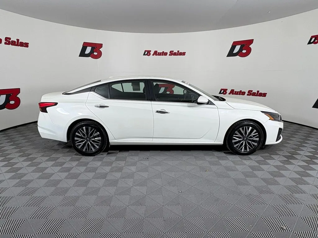 Nissan Altima photo 7