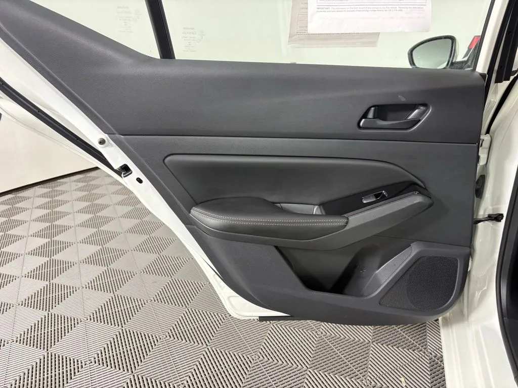 Nissan Altima photo 35