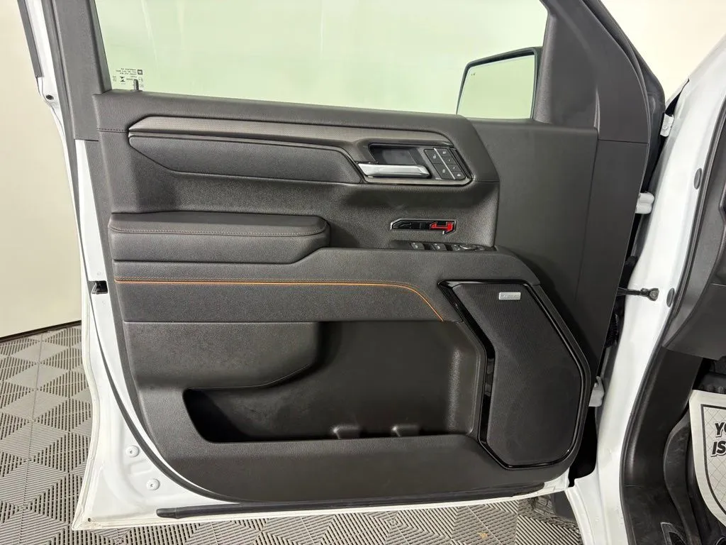 GMC Sierra photo 13