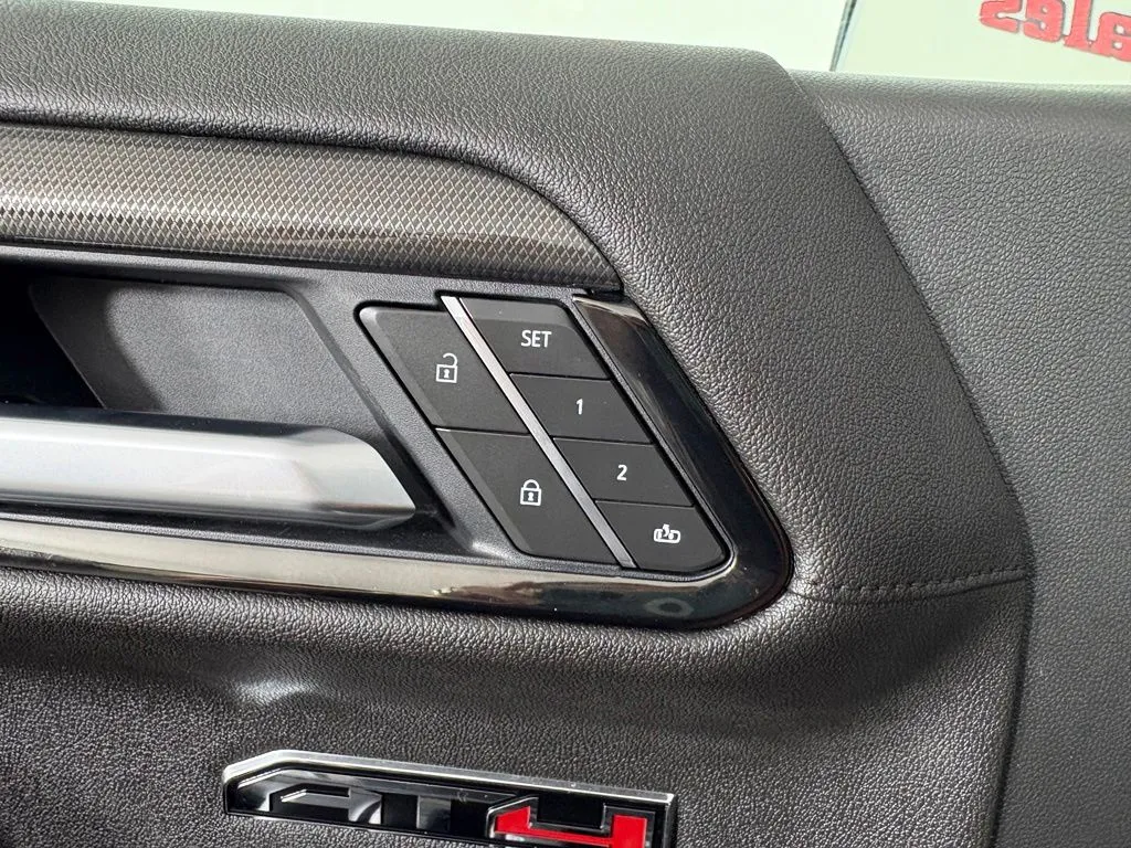 GMC Sierra photo 14