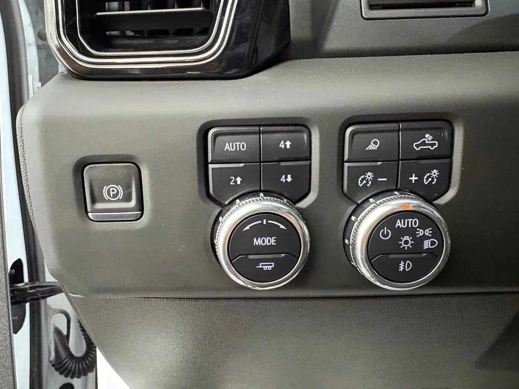 GMC Sierra photo 18