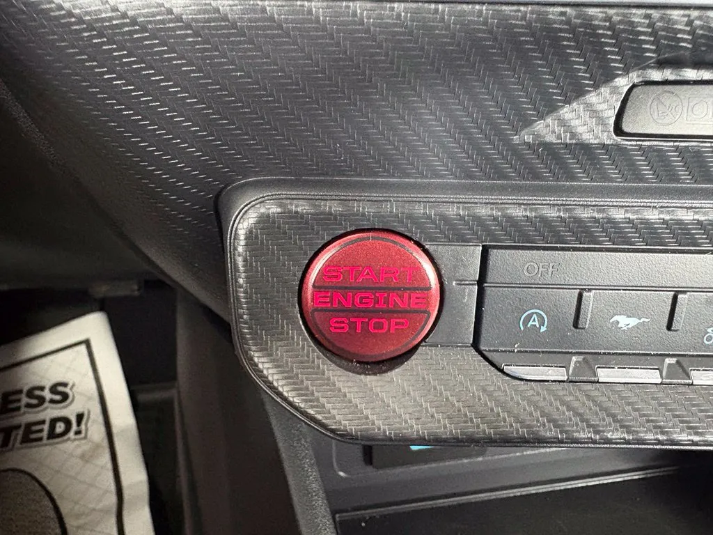 Ford Mustang photo 24